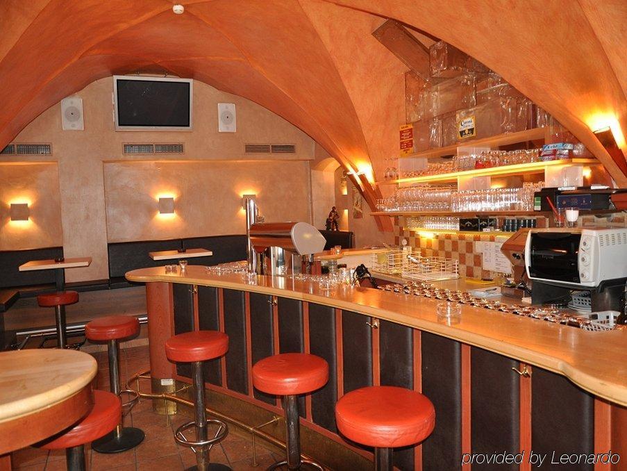 Hotel Goldener Adler Wattens Restaurante foto